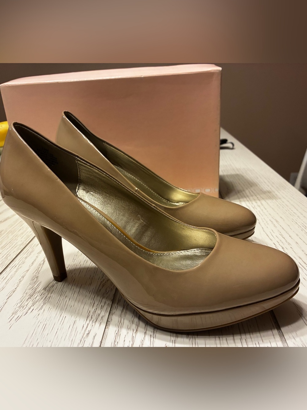 Bandolino Taupe Patent Platform Pump